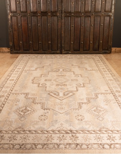 vintage style rug with neutral colors