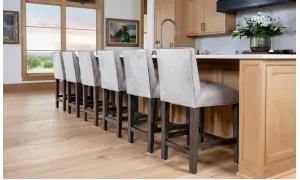 How to Choose Swivel Or Stationary Leather Barstools Guide