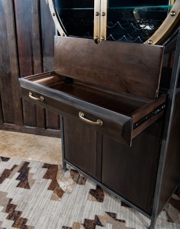 Gentlemen's Retro Bar