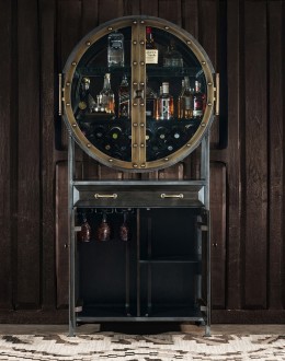 Gentlemen's Retro Bar