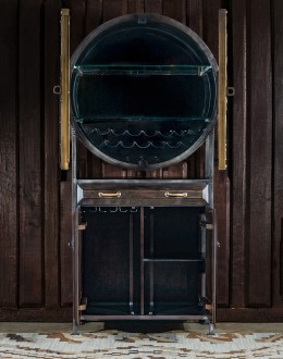 Gentlemen's Retro Bar