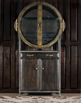 Gentlemen's Retro Bar