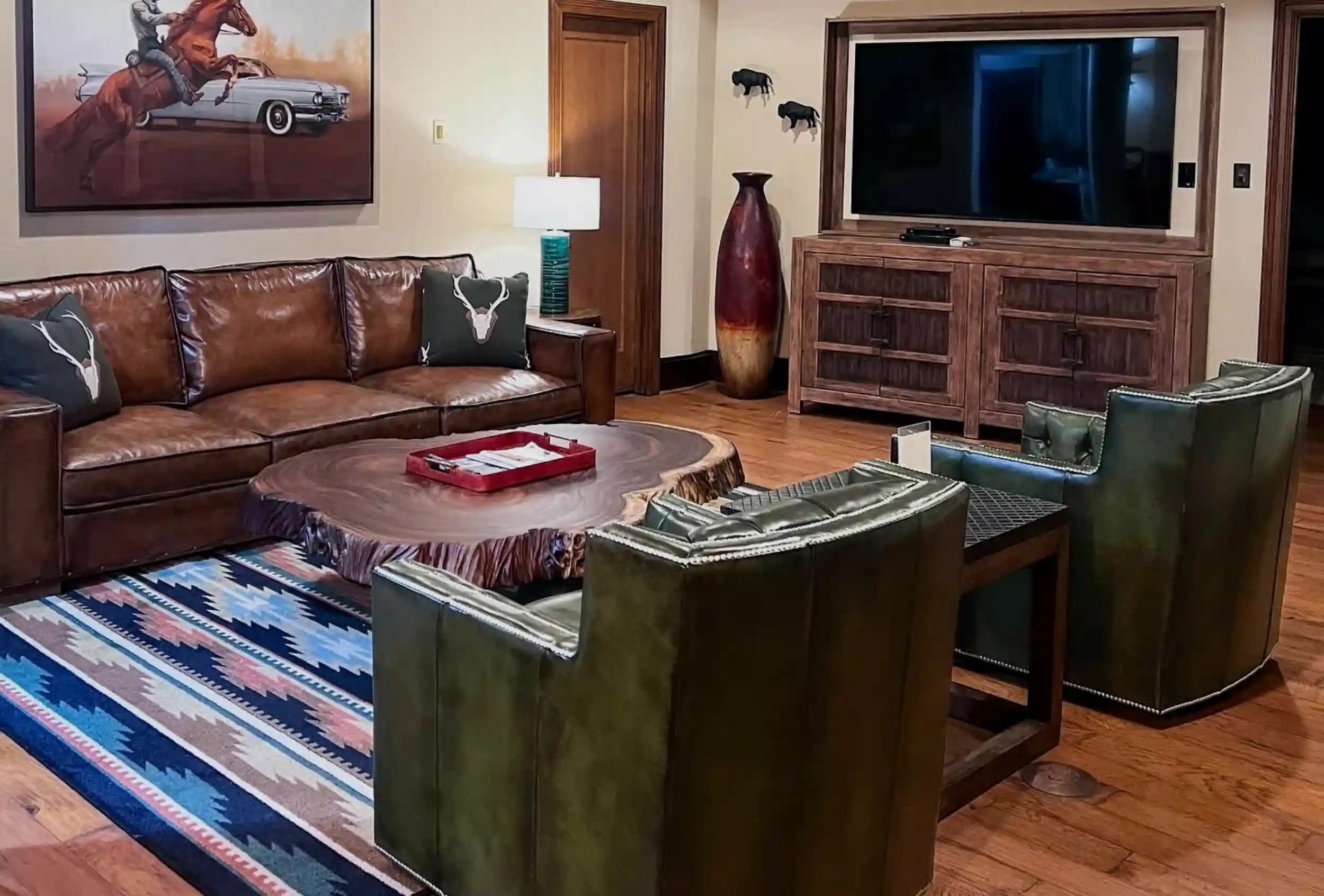 Pick the perfect leather color for your sofa or couch