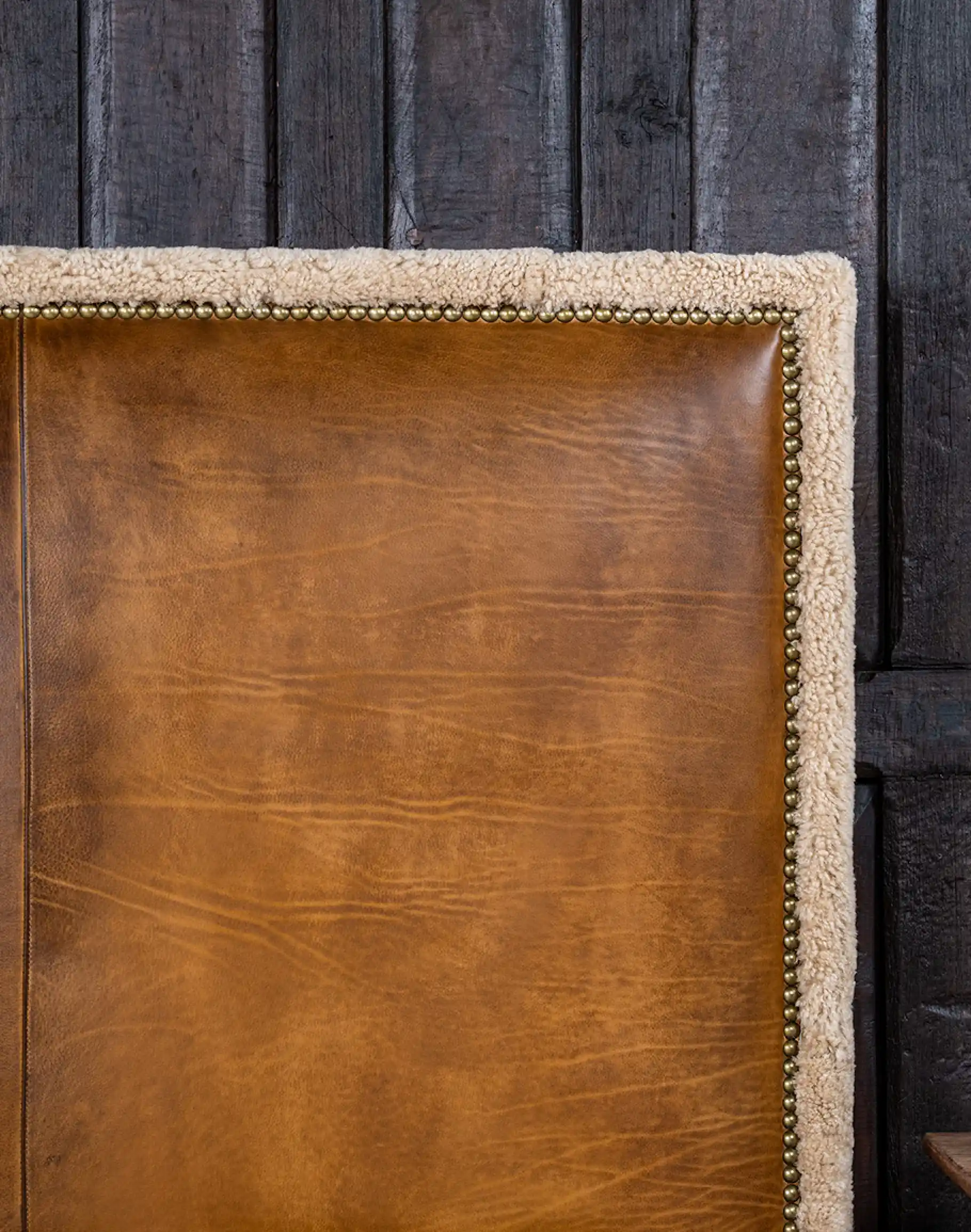 Berne Leather Bed - Image 9