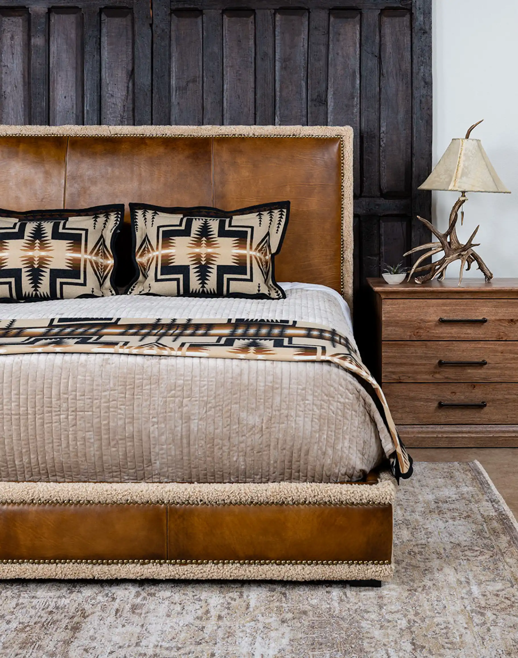 Berne Leather Bed - Image 3