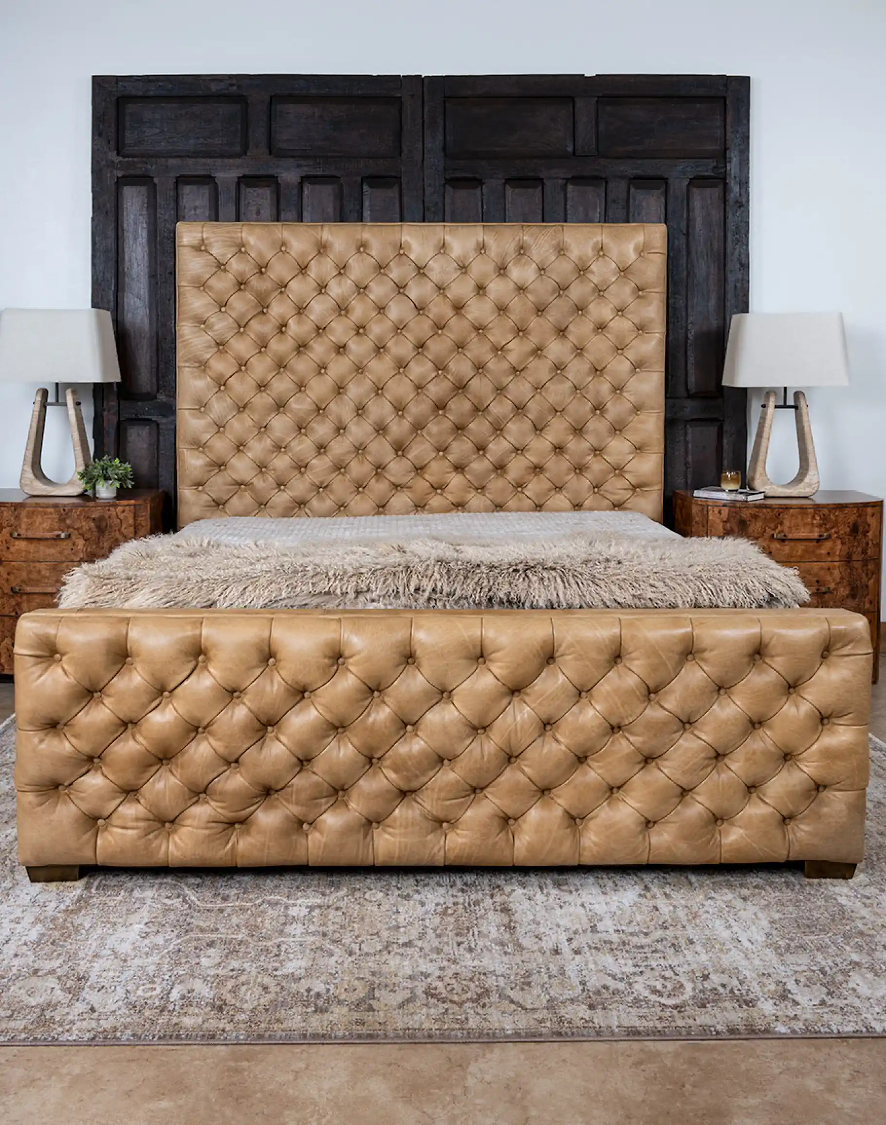 Brentwood Palomino Tufted Leather Bed - Image 3