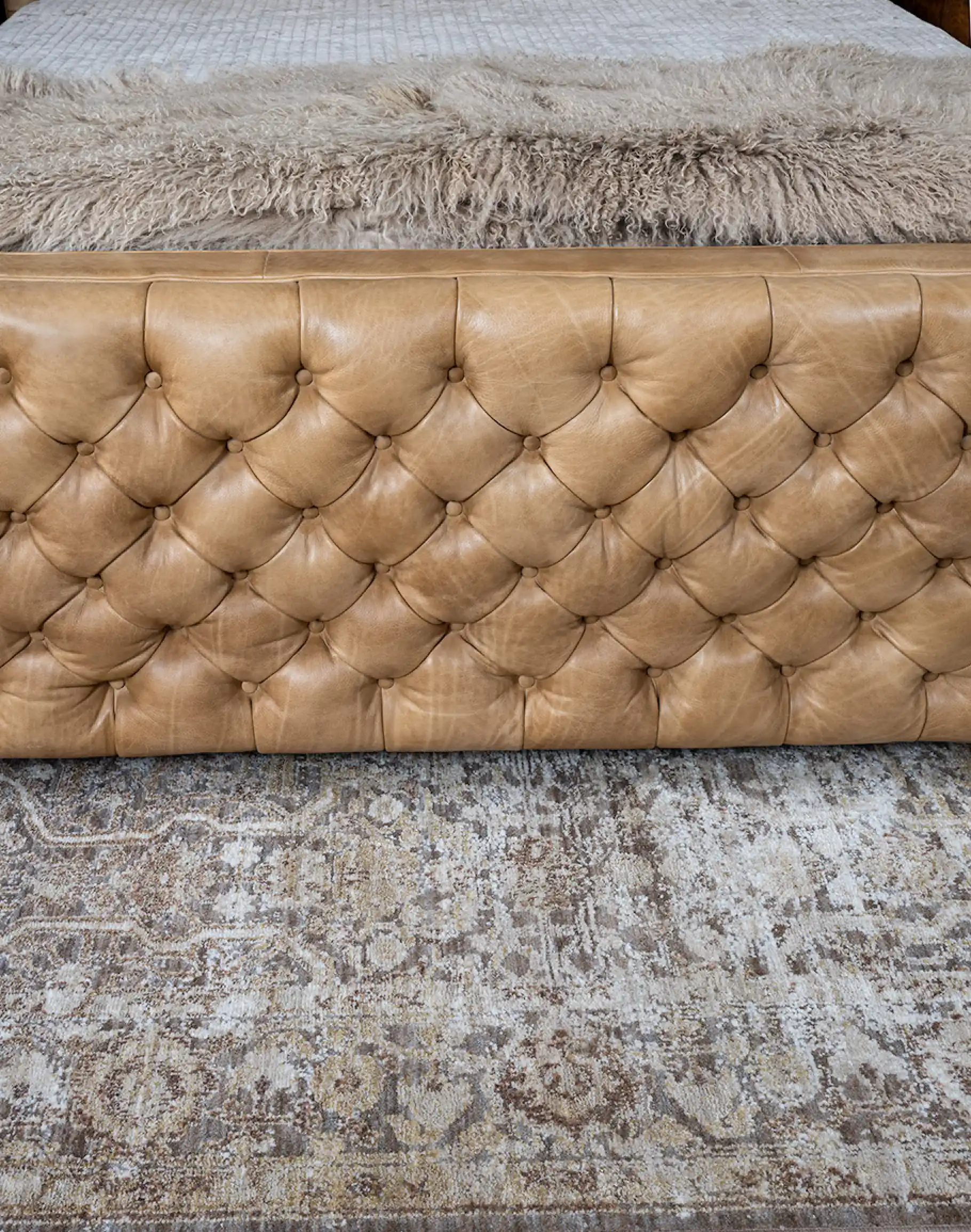 Brentwood Palomino Tufted Leather Bed - Image 10